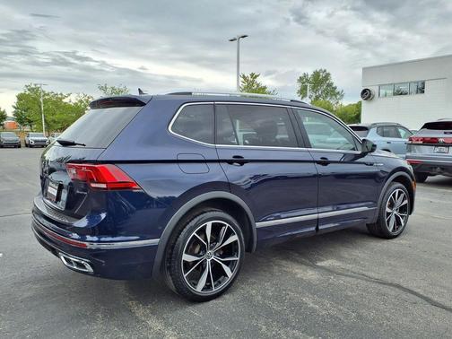 Atlantic Blue Metallic 2022 Volkswagen Tiguan 2.0T SEL R-Line 4MOTION