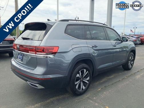Platinum Gray Metallic 2024 Volkswagen Atlas 2.0T SE