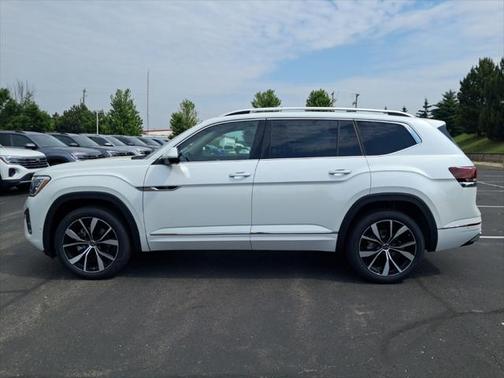 2025 Volkswagen Atlas 2.0T SEL Premium R-Line 4MOTION