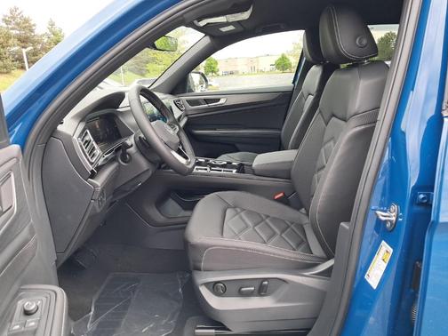 2025 Volkswagen Atlas Cross Sport 2.0T SE w/Technology 4MOTION