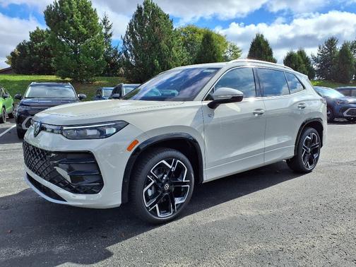 2025 Volkswagen Tiguan 2.0T SEL R-Line 4MOTION