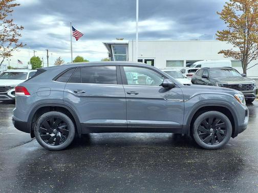 pure gray 2026 Volkswagen Atlas Cross Sport 2.0T SE w/Technology 4MOTION