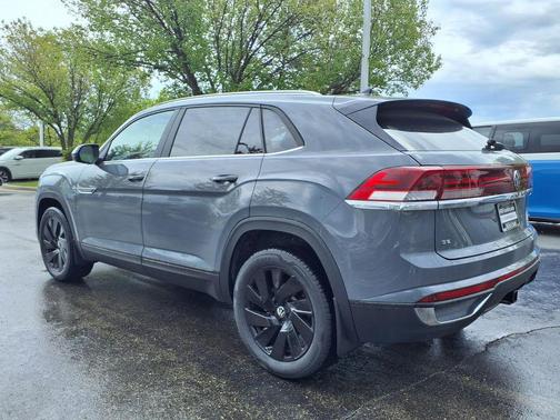 pure gray 2026 Volkswagen Atlas Cross Sport 2.0T SE w/Technology 4MOTION