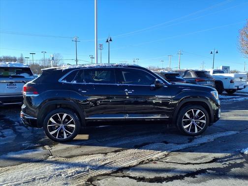 2025 Volkswagen Atlas Cross Sport 2.0T SEL Premium