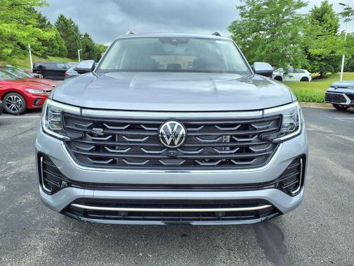 Silver Mist 2026 Volkswagen Atlas 2.0T SEL Premium R-Line 4MOTION