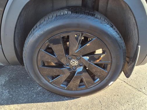 2024 Volkswagen Atlas 2.0T SE w/Technology 4MOTION