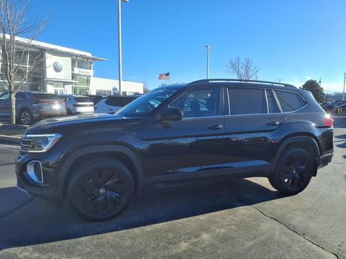2024 Volkswagen Atlas 2.0T SE w/Technology 4MOTION