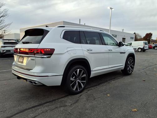 2026 Volkswagen Atlas 2.0T SEL Premium R-Line 4MOTION