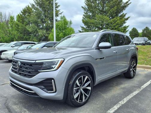 Silver Mist Metallic 2024 Volkswagen Atlas 2.0T SEL Premium R-Line 4MOTION