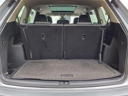 Silver Mist Metallic 2024 Volkswagen Atlas 2.0T SEL Premium R-Line 4MOTION