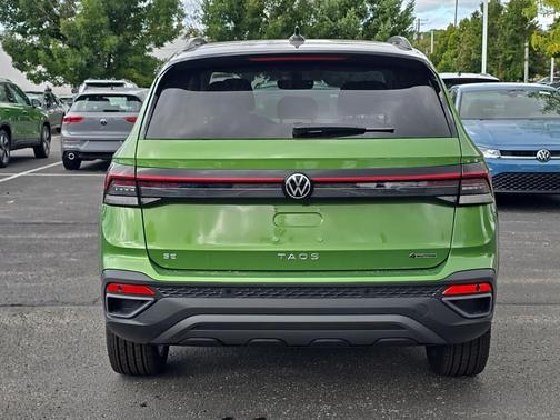 2025 Volkswagen Taos 1.5T SE Black