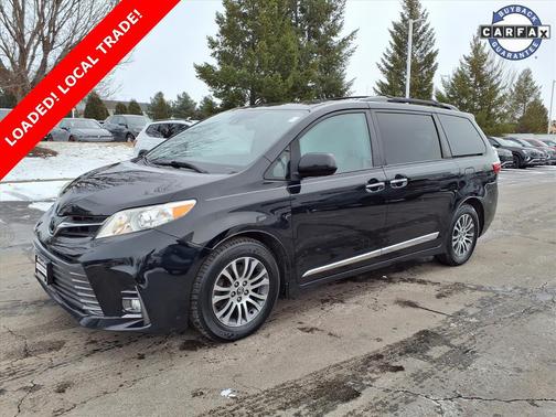 2018 Toyota Sienna XLE
