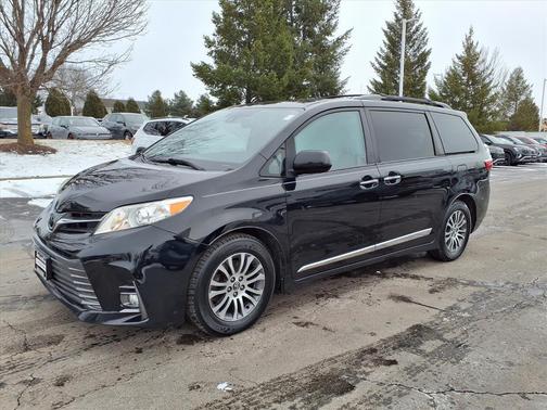 2018 Toyota Sienna XLE