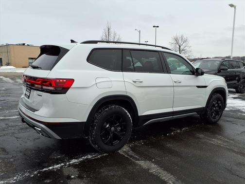 2026 Volkswagen Atlas Peak Edition