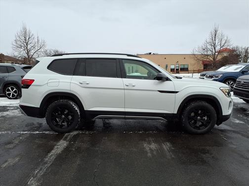 2026 Volkswagen Atlas Peak Edition