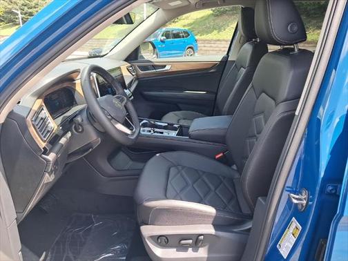 2025 Volkswagen Atlas 2.0T SE w/Technology 4MOTION