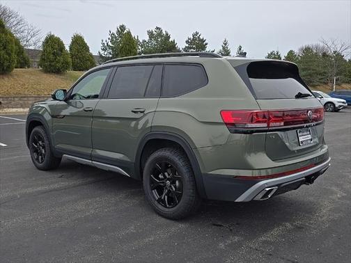 2025 Volkswagen Atlas 2.0T Peak Edition