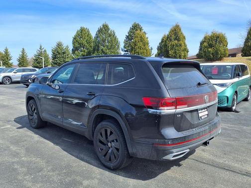 2026 Volkswagen Atlas 2.0T SE w/Technology 4MOTION