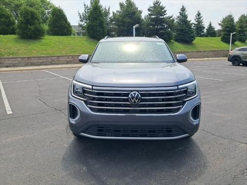 2025 Volkswagen Atlas 2.0T SE w/Technology 4MOTION