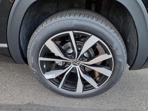 2026 Volkswagen Atlas 2.0T SEL Premium R-Line 4MOTION