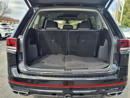 Deep Black Pearl 2024 Volkswagen Atlas 2.0T SEL Premium R-Line 4MOTION