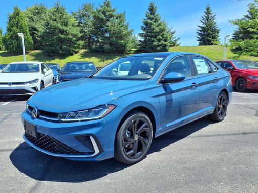 Monterey Blue Pearl 2026 Volkswagen Jetta 1.4T SE