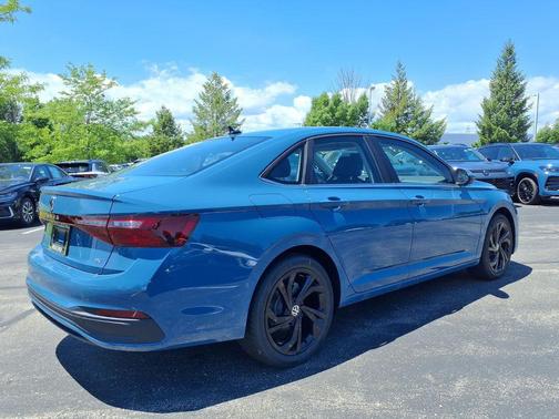 Monterey Blue Pearl 2026 Volkswagen Jetta 1.4T SE