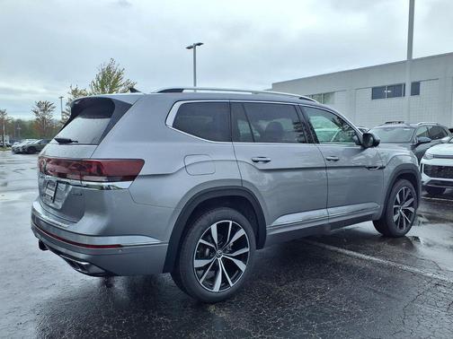 Silver Mist 2026 Volkswagen Atlas 2.0T SEL Premium R-Line 4MOTION
