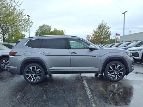 Silver Mist 2026 Volkswagen Atlas 2.0T SEL Premium R-Line 4MOTION