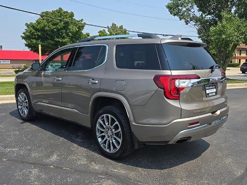 2023 GMC Acadia Denali