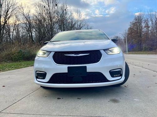 2025 Chrysler Pacifica L
