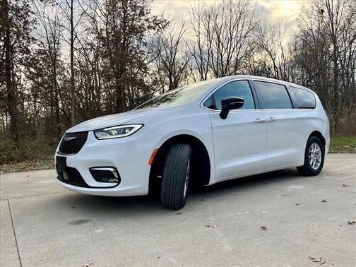 2025 Chrysler Pacifica L