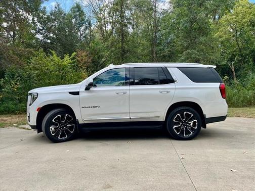 2022 GMC Yukon SLT