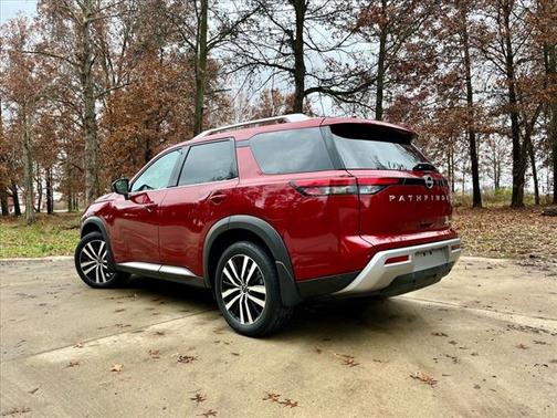 2024 Nissan Pathfinder Platinum