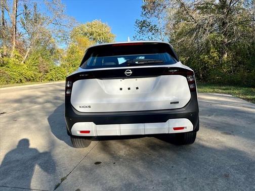 2025 Nissan Kicks S