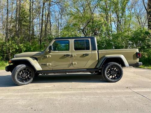 2025 Jeep Gladiator NightHawk