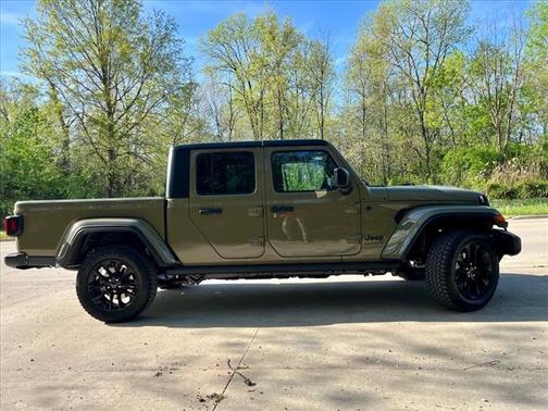2025 Jeep Gladiator NightHawk
