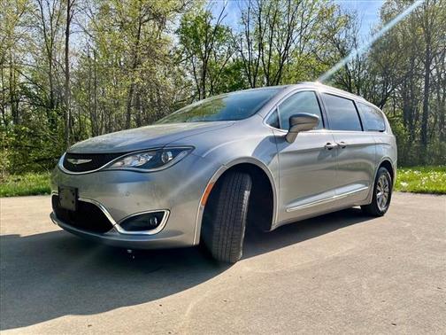 2018 Chrysler Pacifica Touring-L Plus