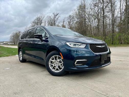 2025 Chrysler Pacifica L