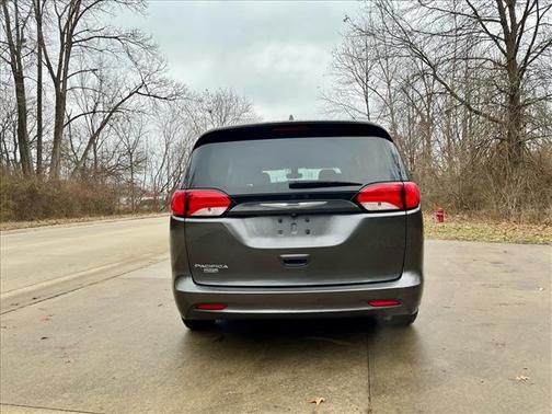 2017 Chrysler Pacifica LX
