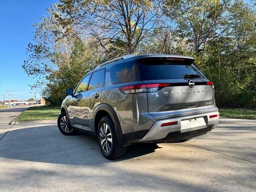 2024 Nissan Pathfinder SL