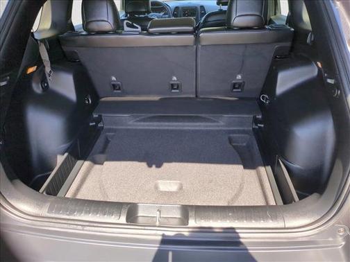 Granite Crystal Metallic Clearcoat 2020 Jeep Cherokee Latitude Plus