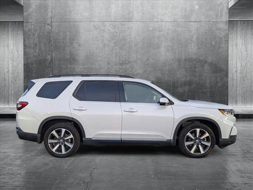 2023 Honda Pilot Touring 8-Passenger