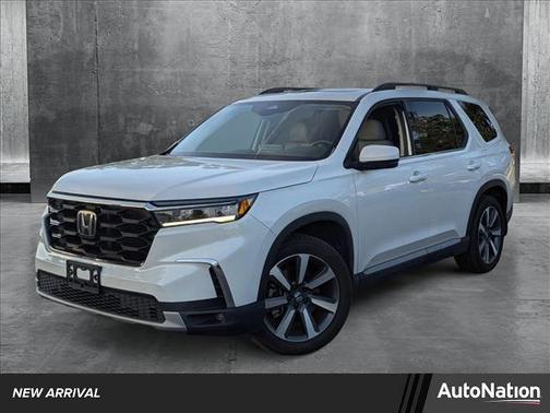 2023 Honda Pilot Touring 8-Passenger
