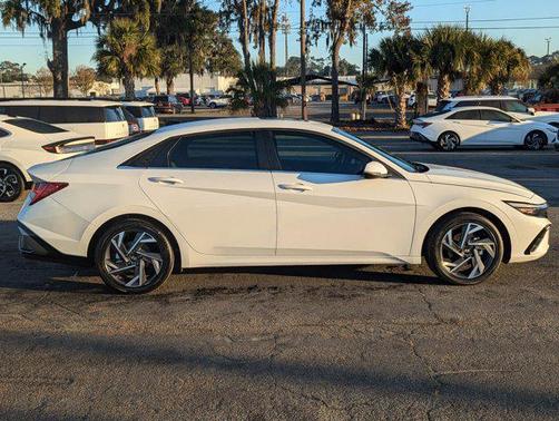 2025 Hyundai ELANTRA HEV Limited