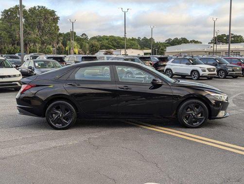 2023 Hyundai ELANTRA HEV Blue