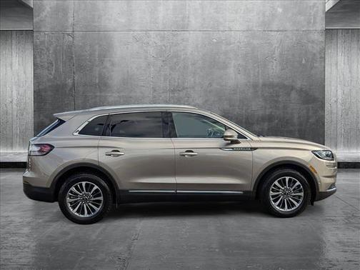 2021 Lincoln Nautilus Reserve