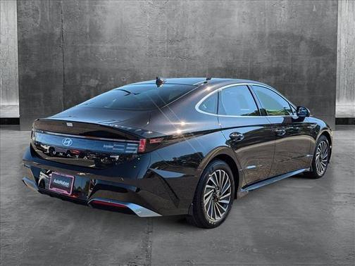 2025 Hyundai SONATA Hybrid Limited