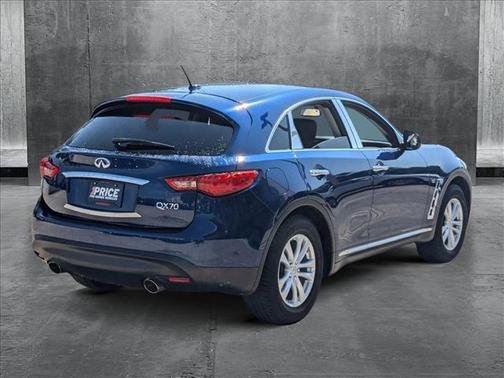 2017 INFINITI QX70 Base