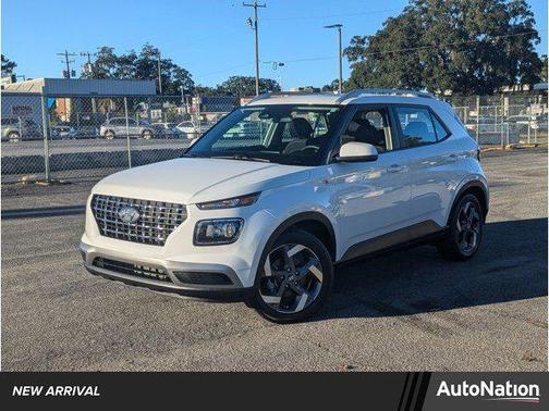 2025 Hyundai VENUE SEL